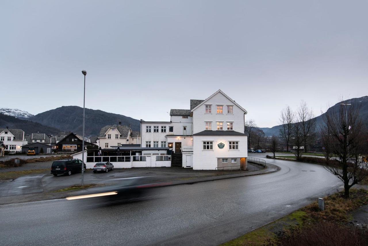 Grand Hotell Sauda Budget Екстер'єр фото